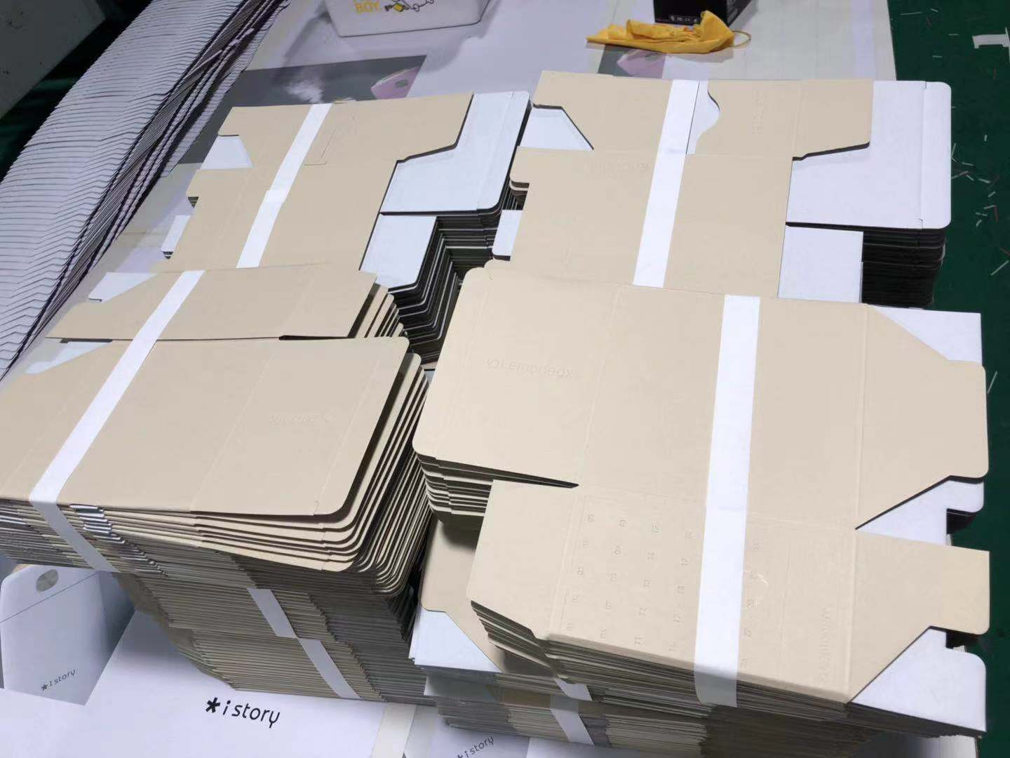 table top paper banding